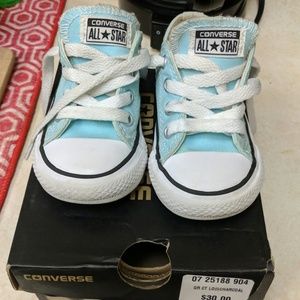 Size 5 toddler Chuck Taylor's